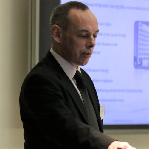 Dr. Andreas U. Schmidt